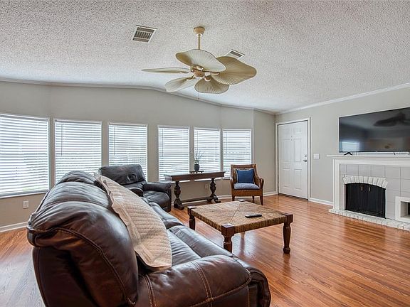 2nd image of 480 Trout Ln