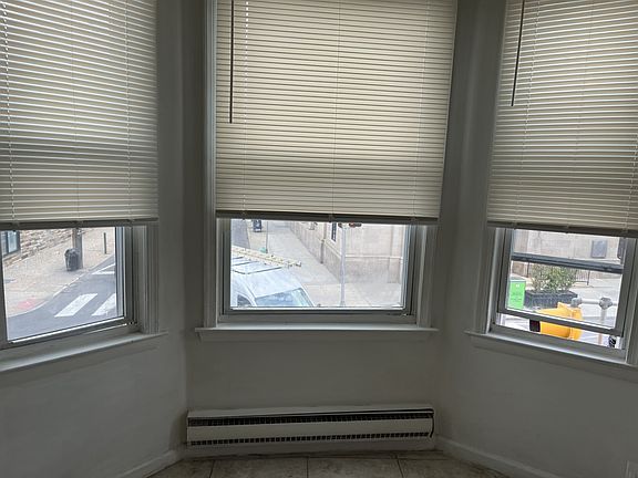 3rd image of 6121 Ridge Ave Studio B