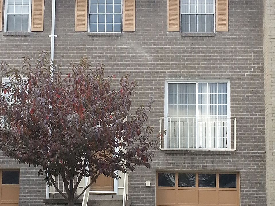 1st image of 1505 Harewood Sq