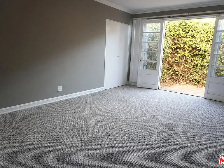 951 Masselin Ave — Photo 25