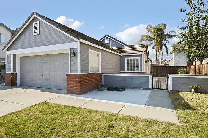 1st image of 386 Gamay Ct