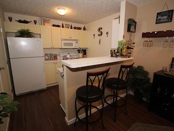 4th image of 4032 Meadowleigh Way