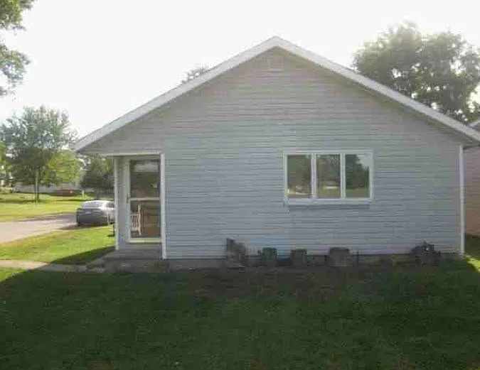 410 N Jackson Pike photo 1