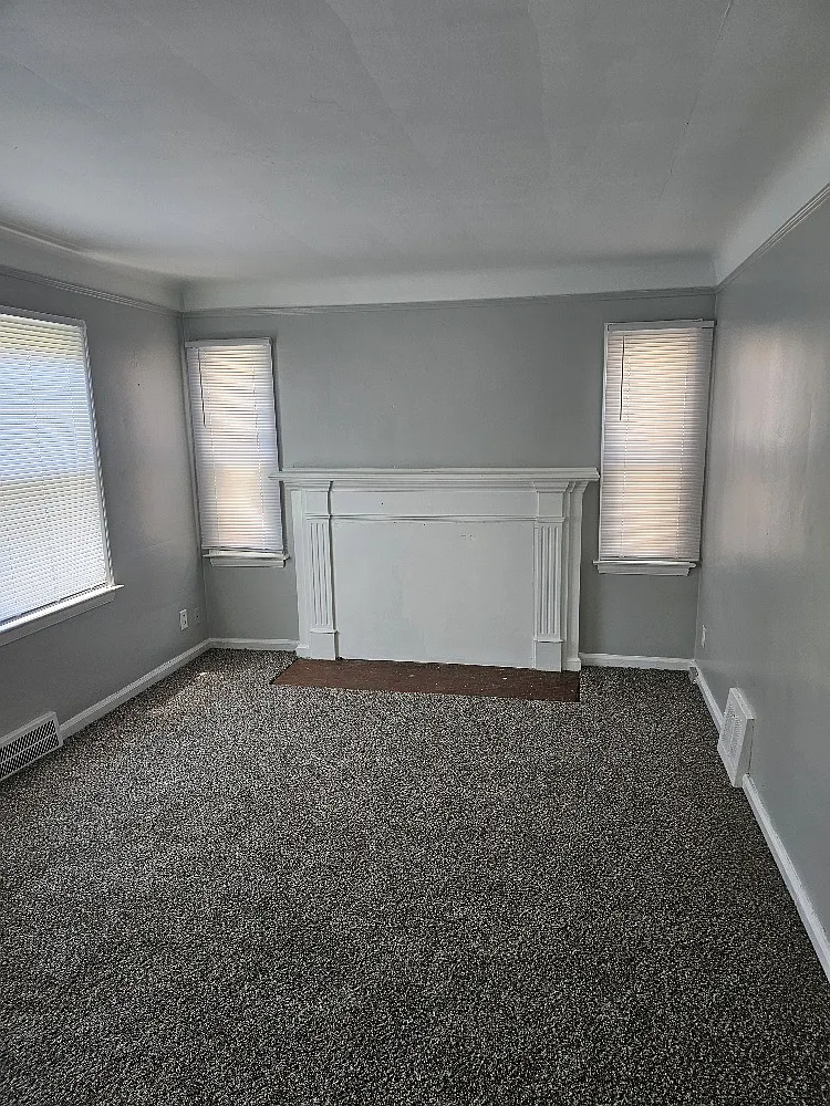 3 bed, 1.5 bath, 1200 sqft, $1,220 — Photo 3