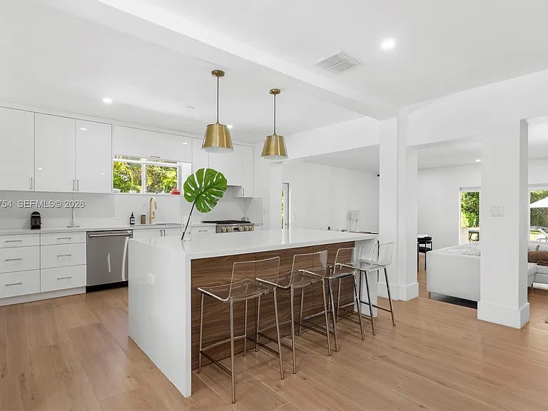 7825 SW 72nd Ave — Photo 8