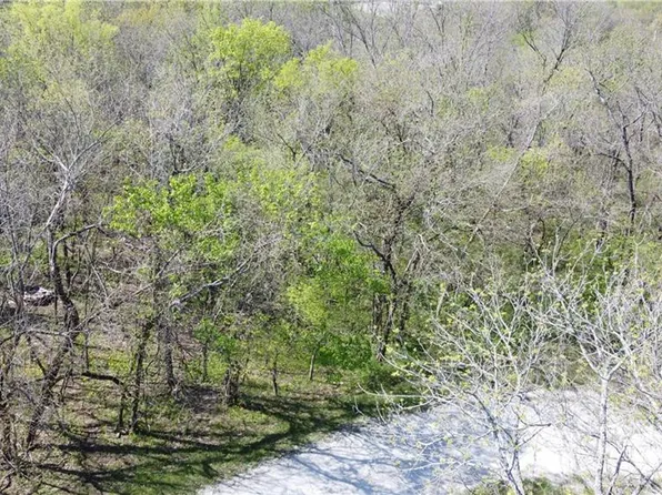 18 N Shady Cir, Linn Valley, KS 66040