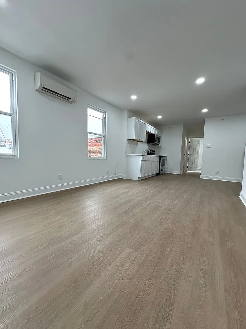 1209 North Franklin Street — Photo 4