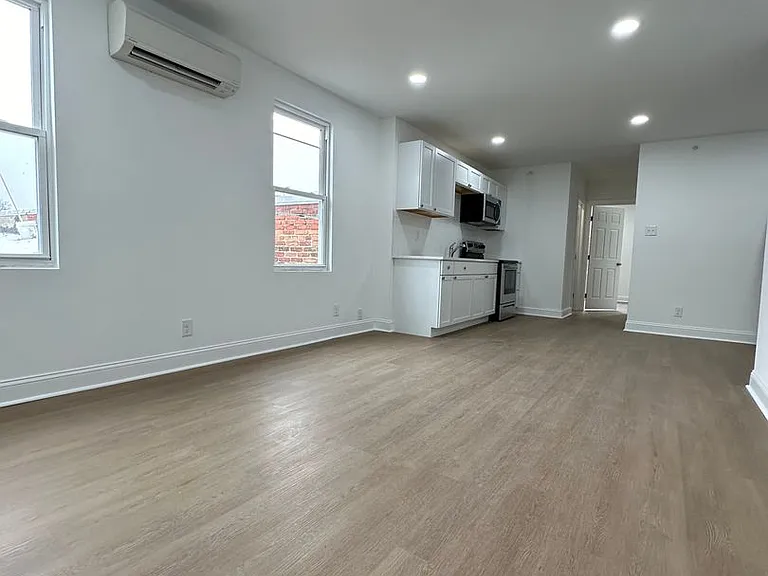 1209 N Franklin St — Photo 4