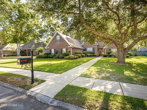 2nd image of 812 Canebrake Dr