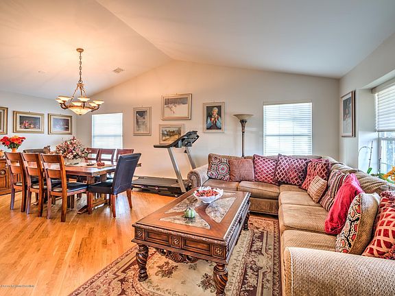 4th image of 63 Trent Dr