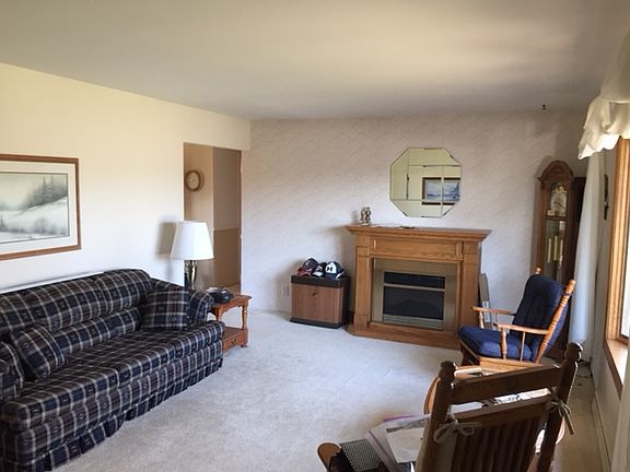5th image of 3276 Canterbury Dr