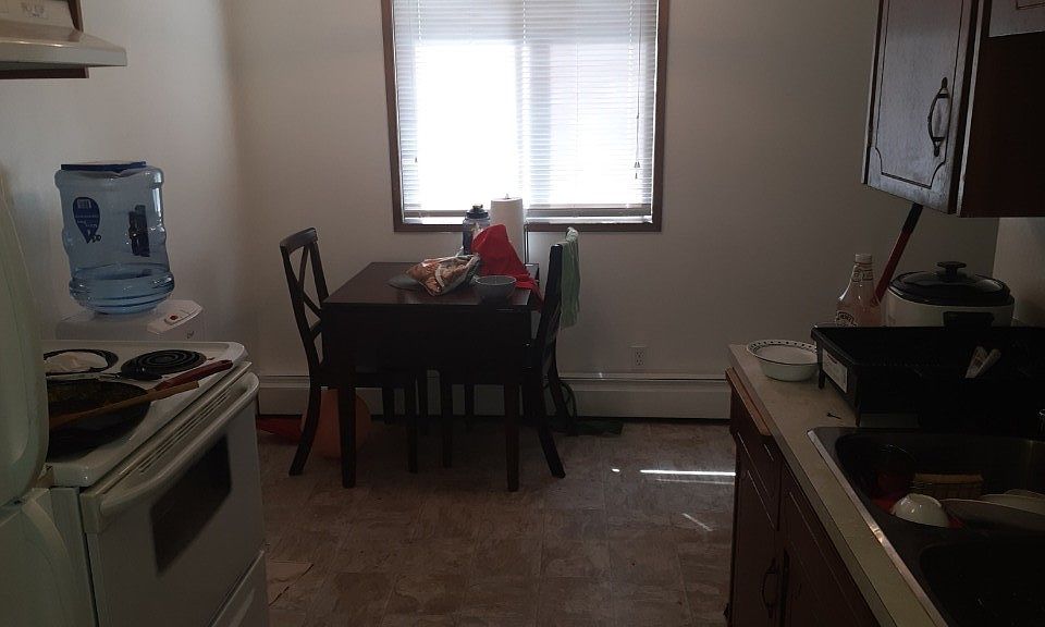 2nd image of 4413 51st Ave #4
