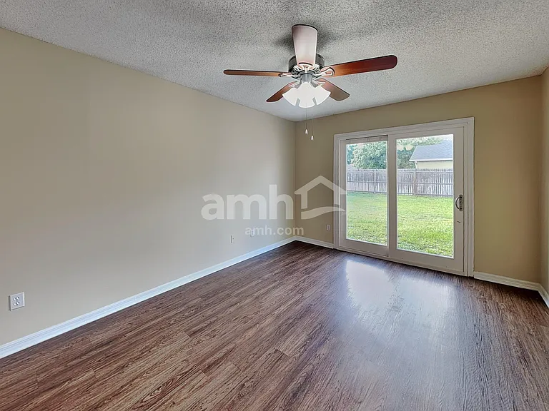1014 Gore Dr — Photo 9