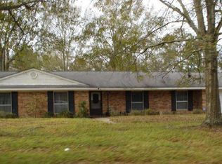 28 Lakewood Dr, Hattiesburg, MS 39402