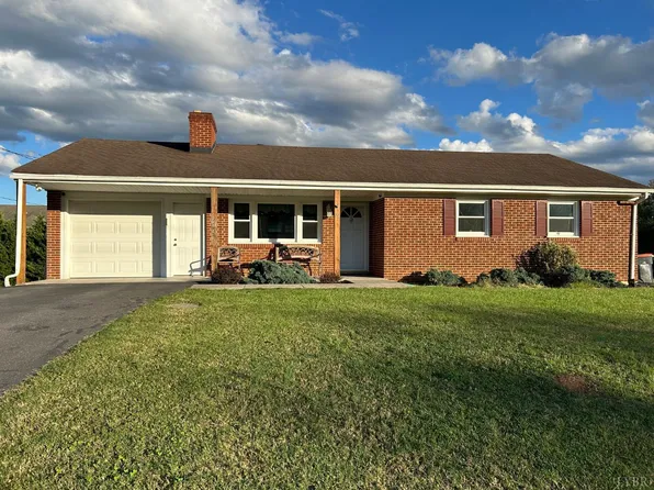 92 Green Hill Dr, Forest, VA 24551