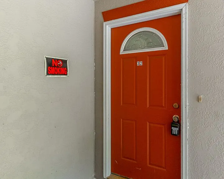 Eastwood Court Apartments — Photo 28