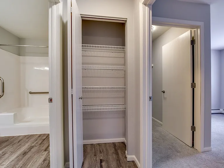 Rosewood Villas - Senior — Photo 12