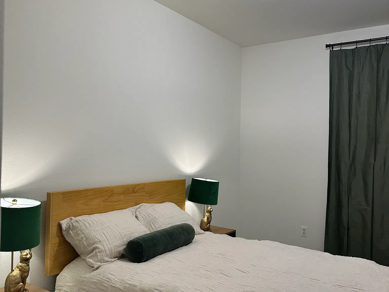 2 bed, 1111 sqft, $4,000 — Photo 2
