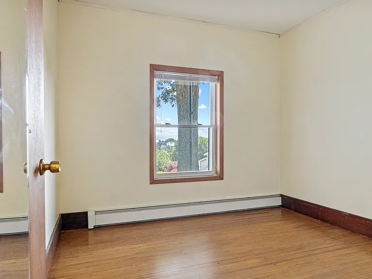 18 Thamsen Dr — Photo 16