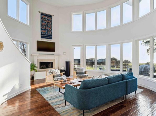 321 Magellan Ave, Half Moon Bay, CA 94019