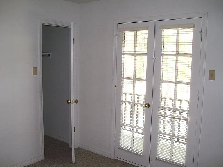600 Lotus Dr N — Photo 6