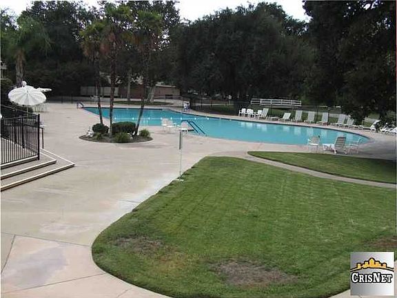 Comm. Pool