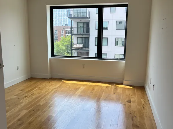 520 Parkside Avenue 6C image 2 of 23