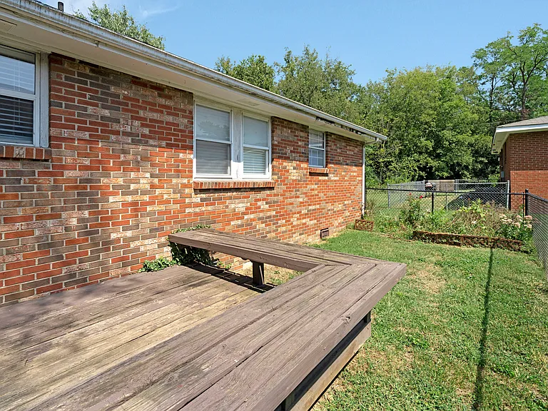 1215 Greenwood Ct #A — Photo 18