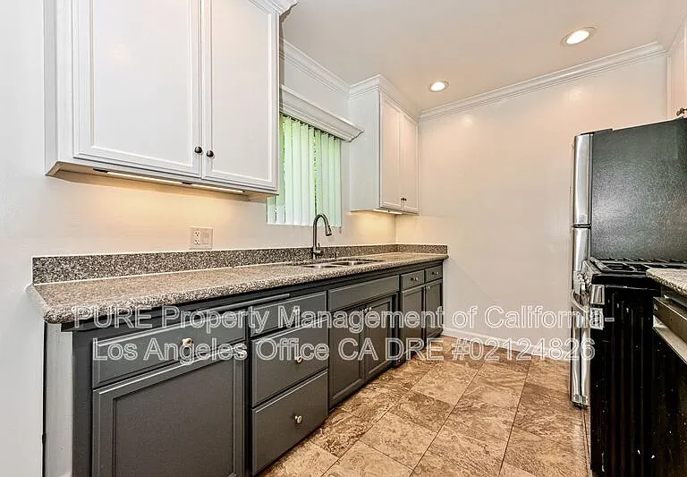 1527 Harvard St #2 — Photo 5