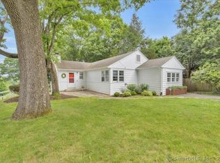 261 Blake Rd, Hamden, CT 06517