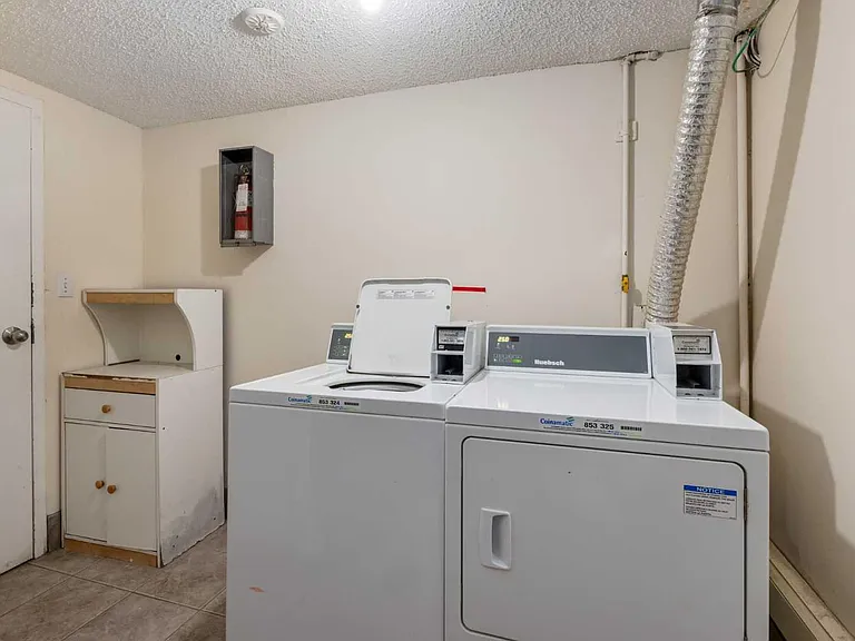 1817 N 11th Ave SW #202 — Photo 9
