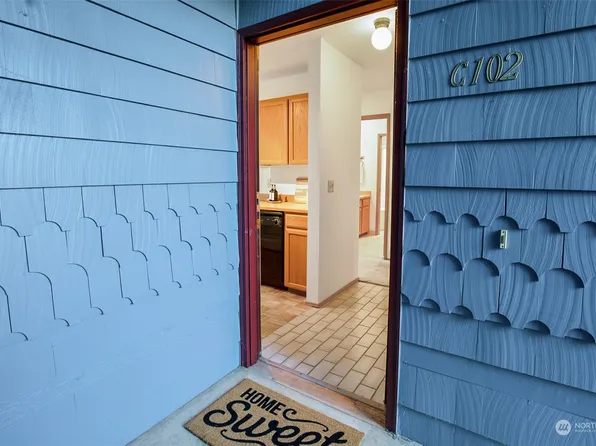 4118 212th Street SW #C102, Mountlake Terrace, WA 98043