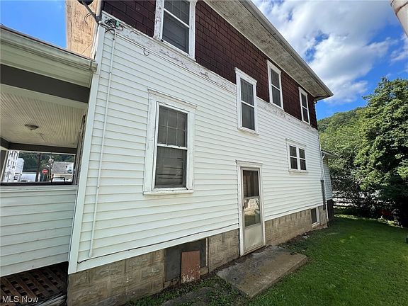 5th image of 242 Mill St