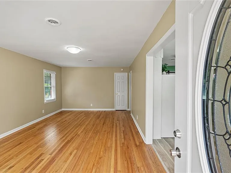 628 S Evelyn Pl NW — Photo 3