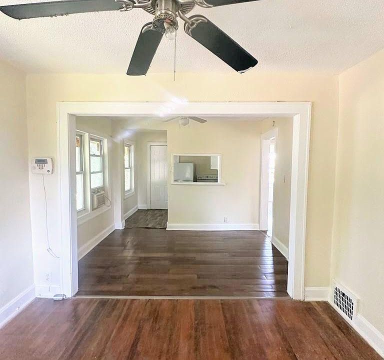 1st image of 2405 Benton Blvd #2