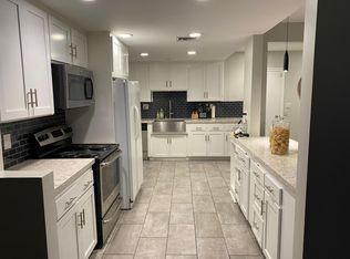 10905 Peach Grove St APT 1, North Hollywood, CA 91601