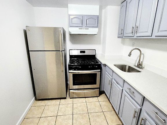 4th image of 48-12 58th Ln Floor 1