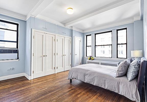 3rd image of 20 W 72nd St #1409