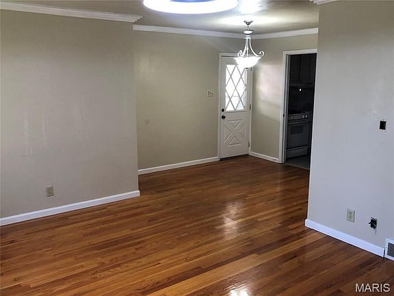 3rd image of 4047 Louis St