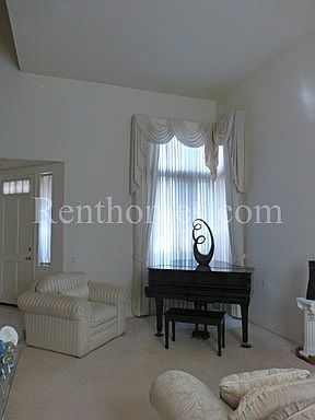 3rd image of 13925 Sparren Ave