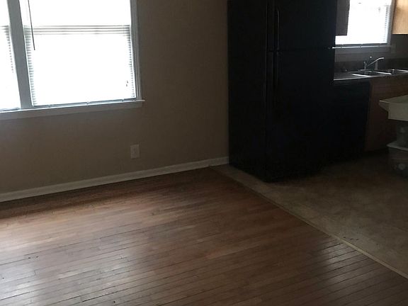 4th image of 2716 Dove Ct