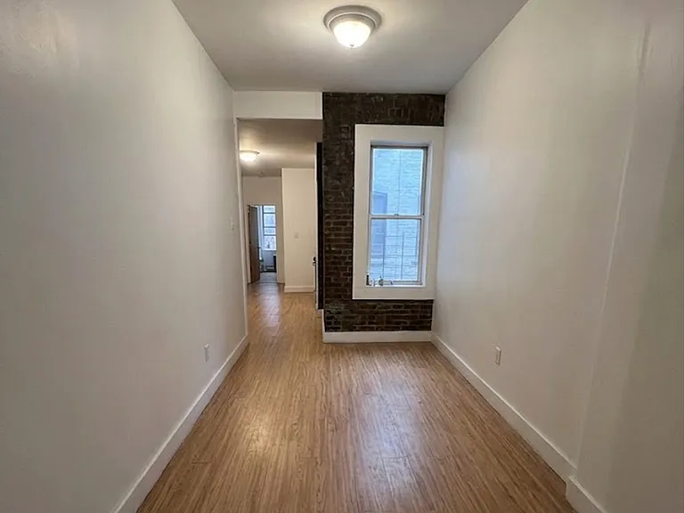 1348 Willoughby Ave #1R — Photo 11