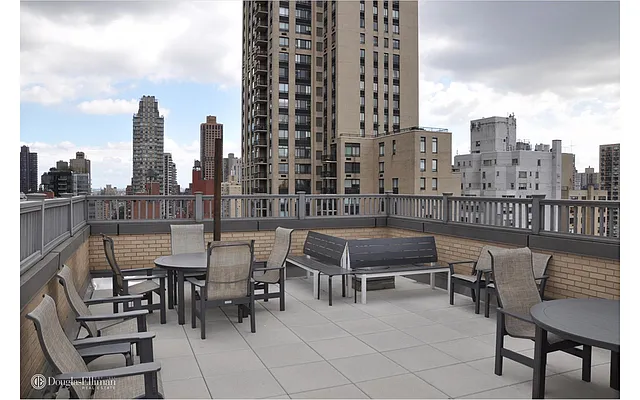 Rented by Douglas Elliman | media 24