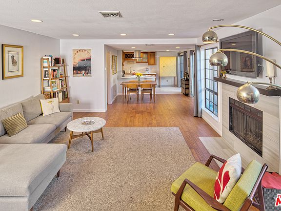 4th image of 743 Pier Ave APT 4