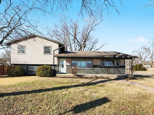 1459 N Community Dr, Derby, KS 67037