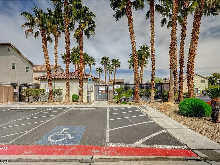 4208 Perfect Drift St — Photo 44