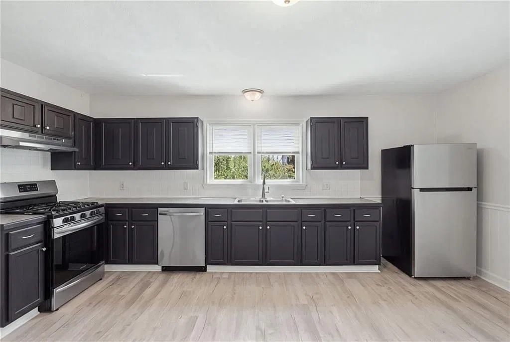 2 bed, 1.0 bath, 1058 sqft, $2,100 — Photo 3