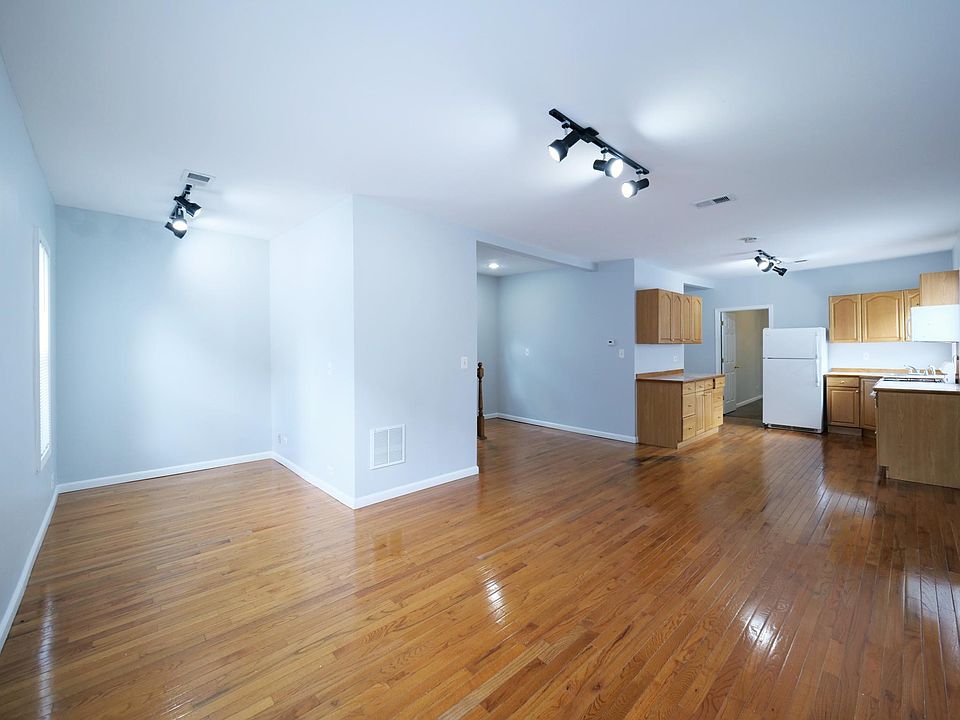 1st image of 1527 N Wieland St #2