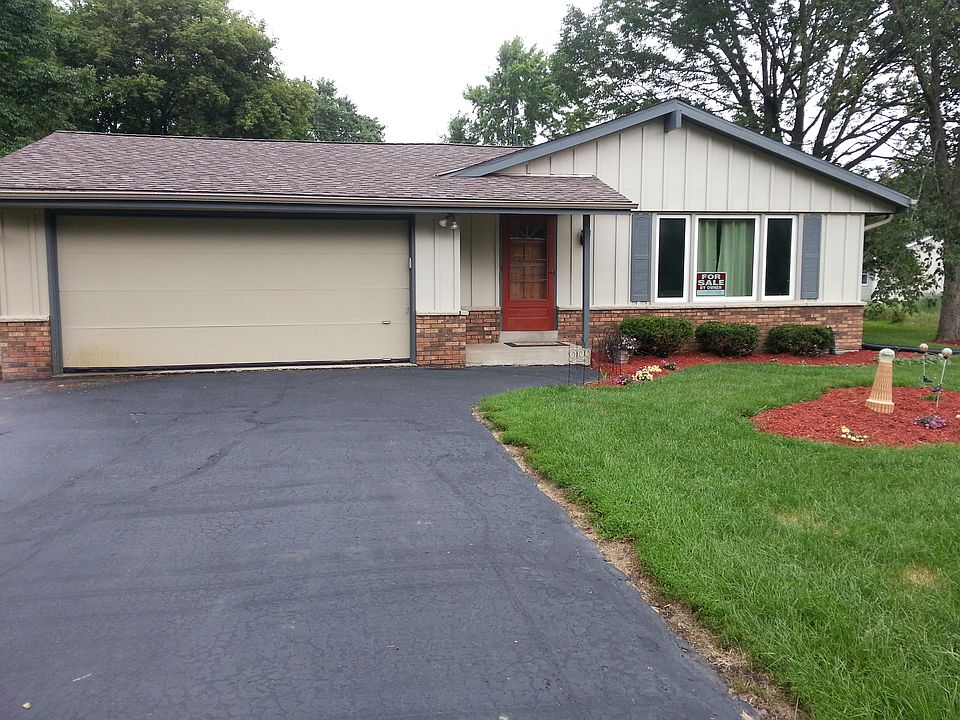 1st image of 15822 W Mayflower Dr