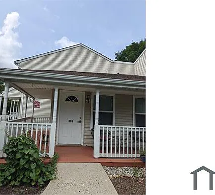 85 Main St #303